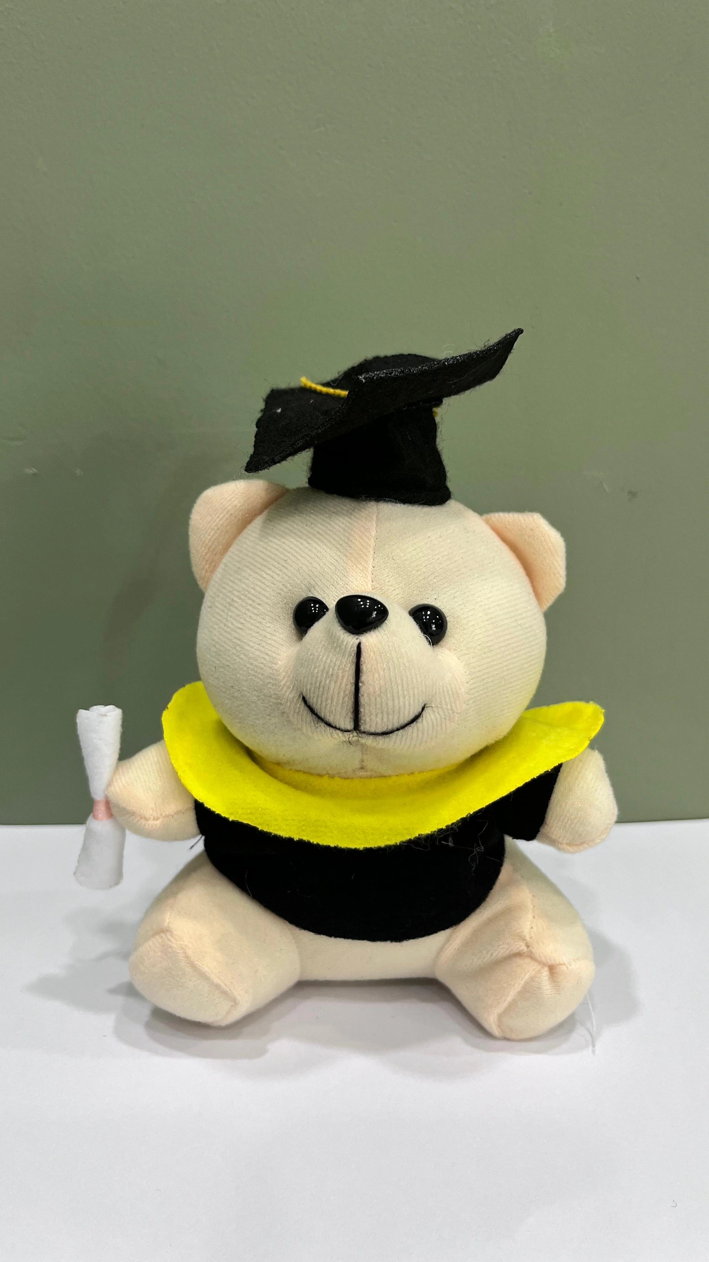 Boneka Wisuda Putih